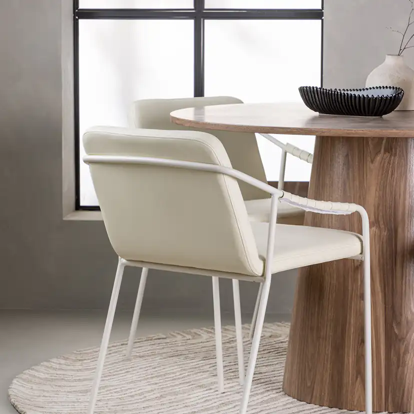 Matgrupp Venture Home Lanzo med 6 Tvist Stolar