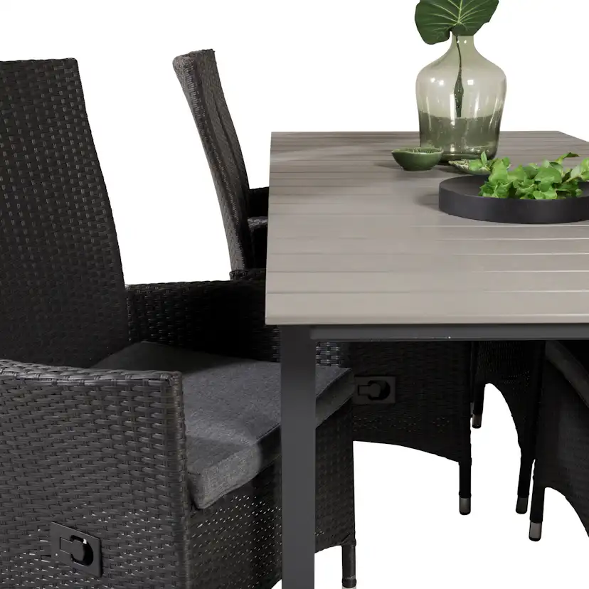 Levels Dining Table 224/324*100 - Svart Aintwood +Padova Arm Svart