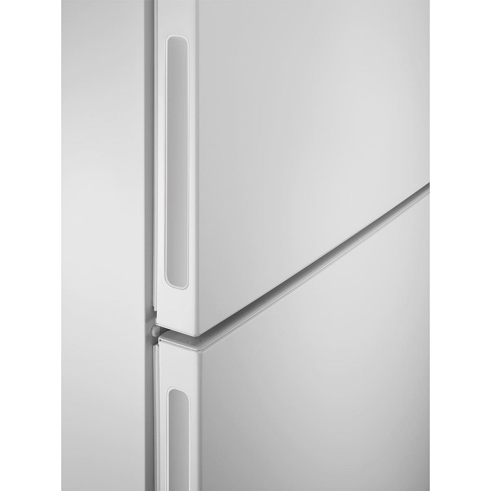 Fristående Kyl & Frys Electrolux LTB1AE24W0 med ColdSense och LowFrost