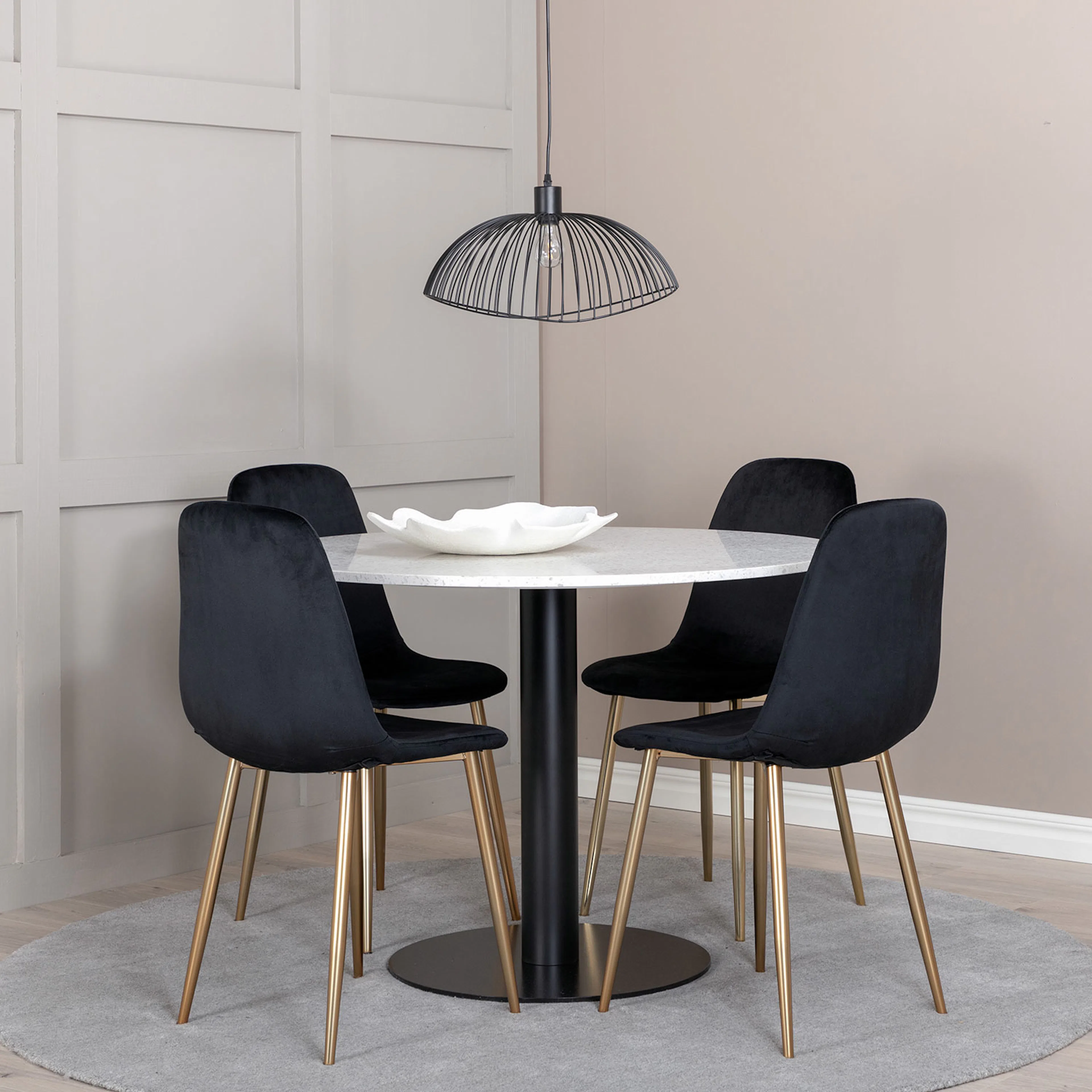 Matgrupp Venture Home Razzia med 4 Polar stolar