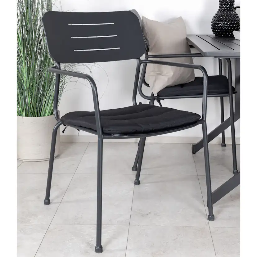 Way - Café Table - Black / Black 120*70cm+Nicke Dining chair Svart