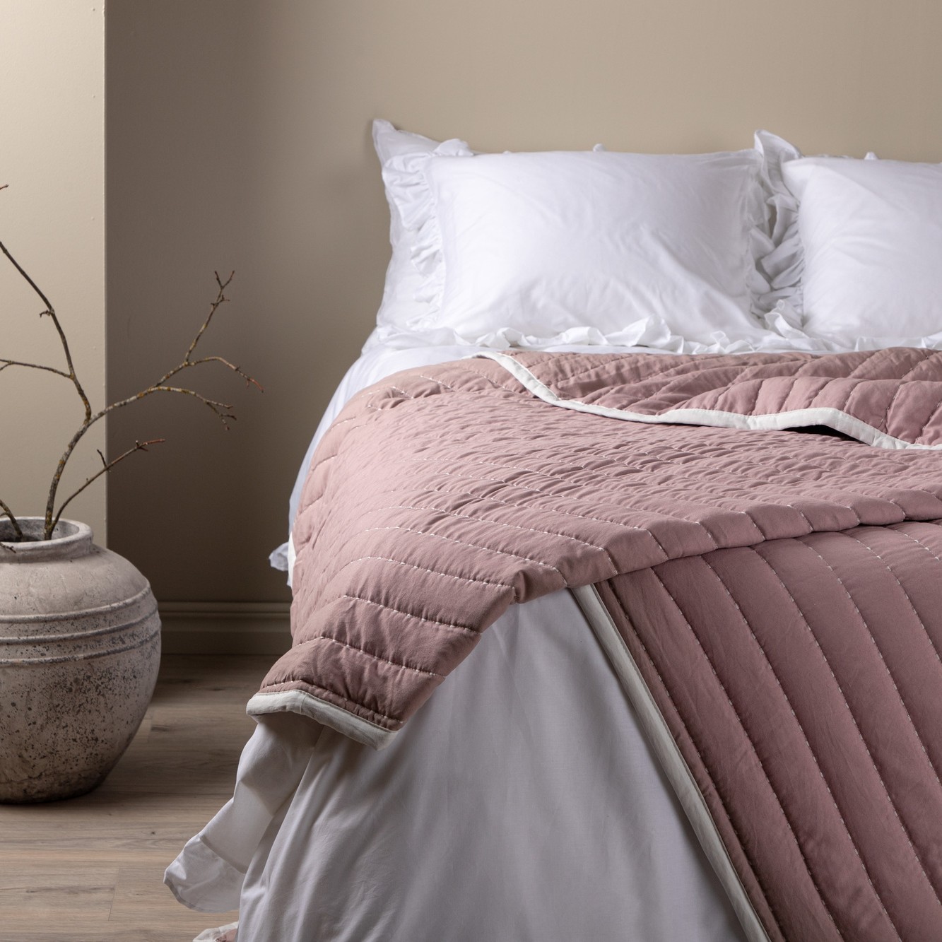 Överkast Venture Home Juni