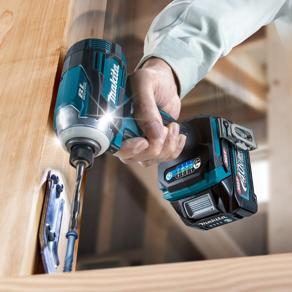 Slagskruvdragare Makita TD001GZ 40V XGT utan Batteri och Laddare