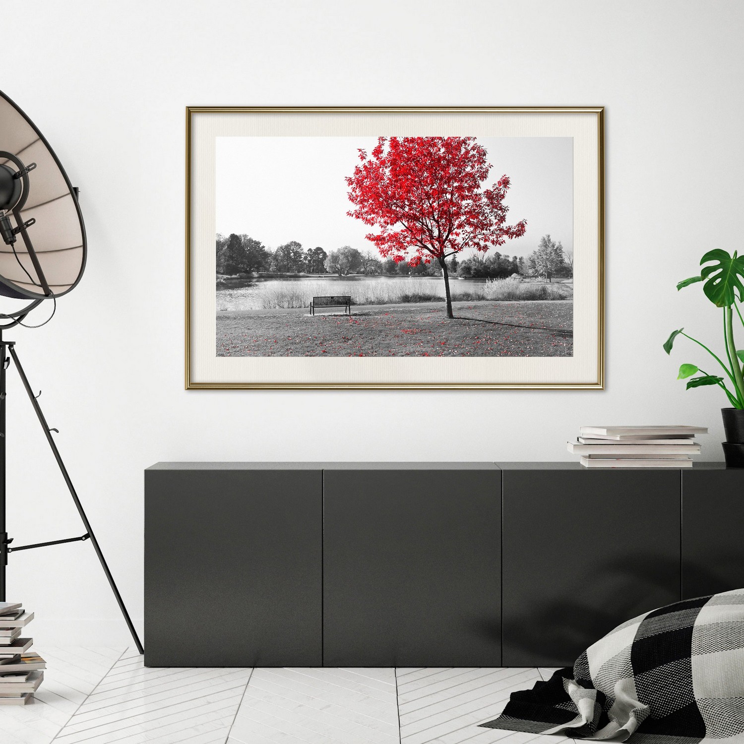 Affisch - Red Tree [Poster] 30x20 Guld ram med passepartout, 30x20 cm