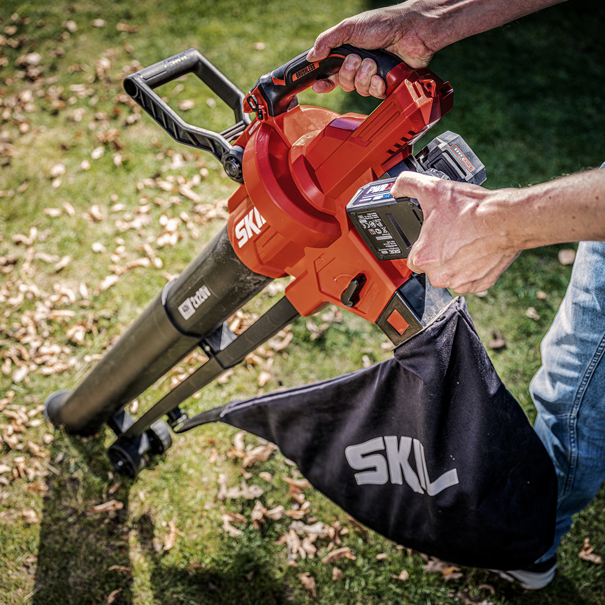 Lövblås/-Sug SKIL 0350 BA Kolborstfri Batteridriven