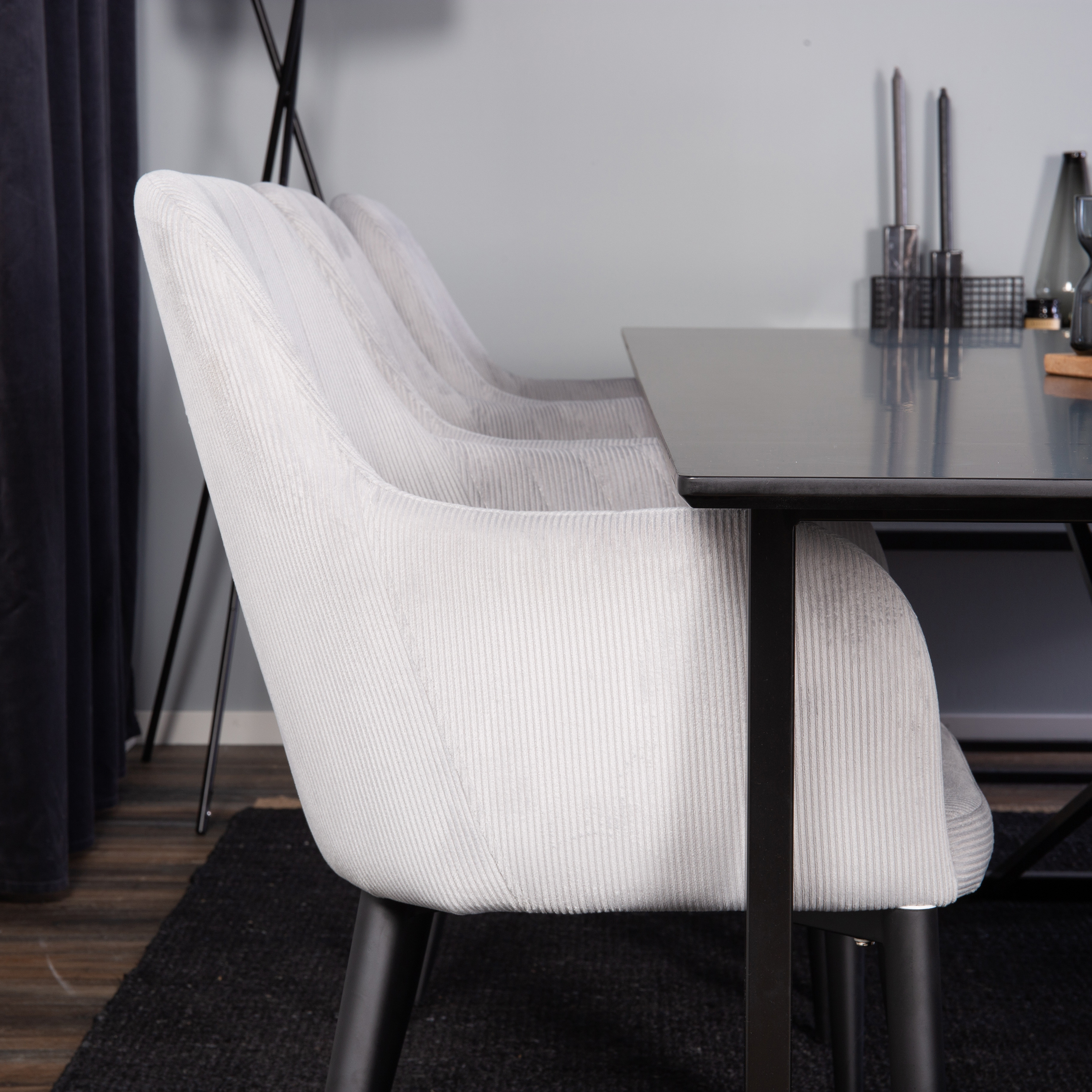 Matgrupp Venture Home Palaba med 6 Corina Stolar Svart