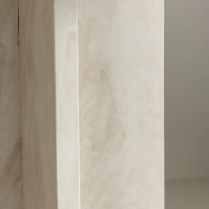 Sidobord Venture Home Ålesund Hög Runt Bord/Piedestal med Marmorlook