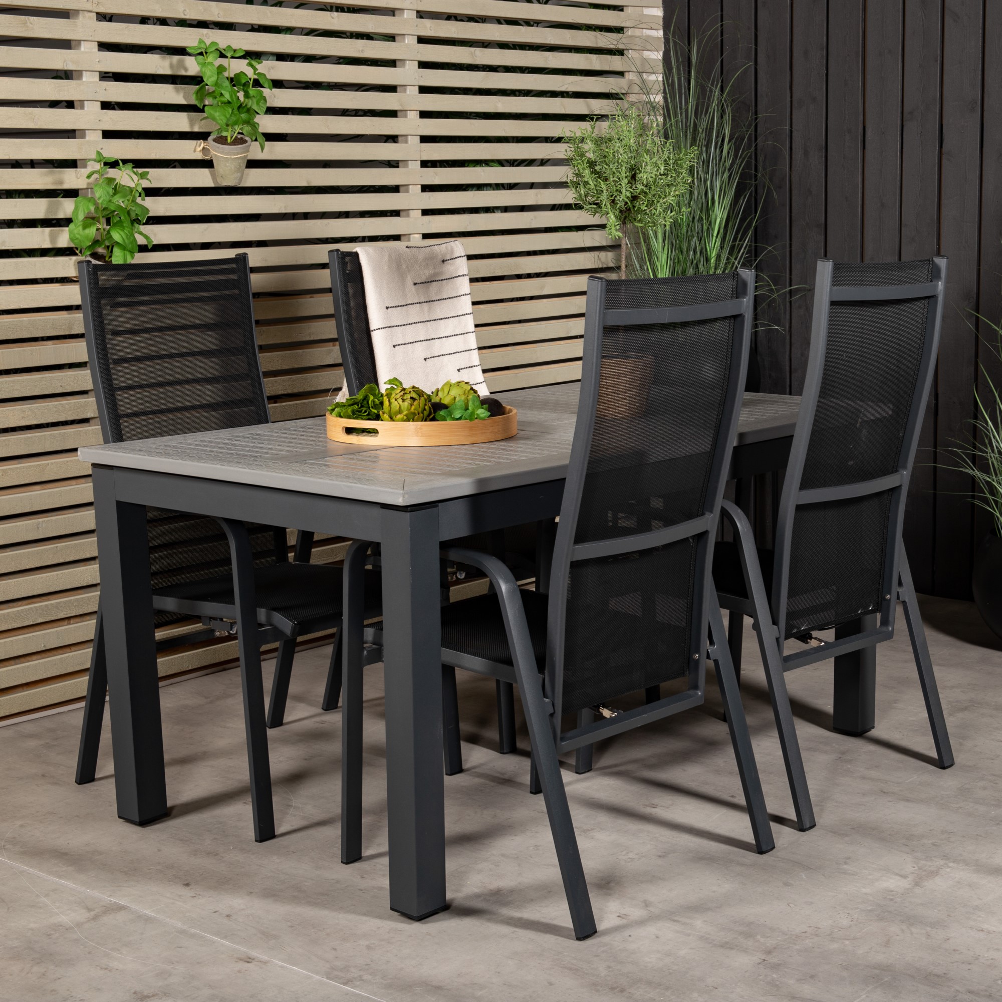 Albany Dining Table 160/240*100 - Svart Alu / Grey Aintwood+ Svart/Grå