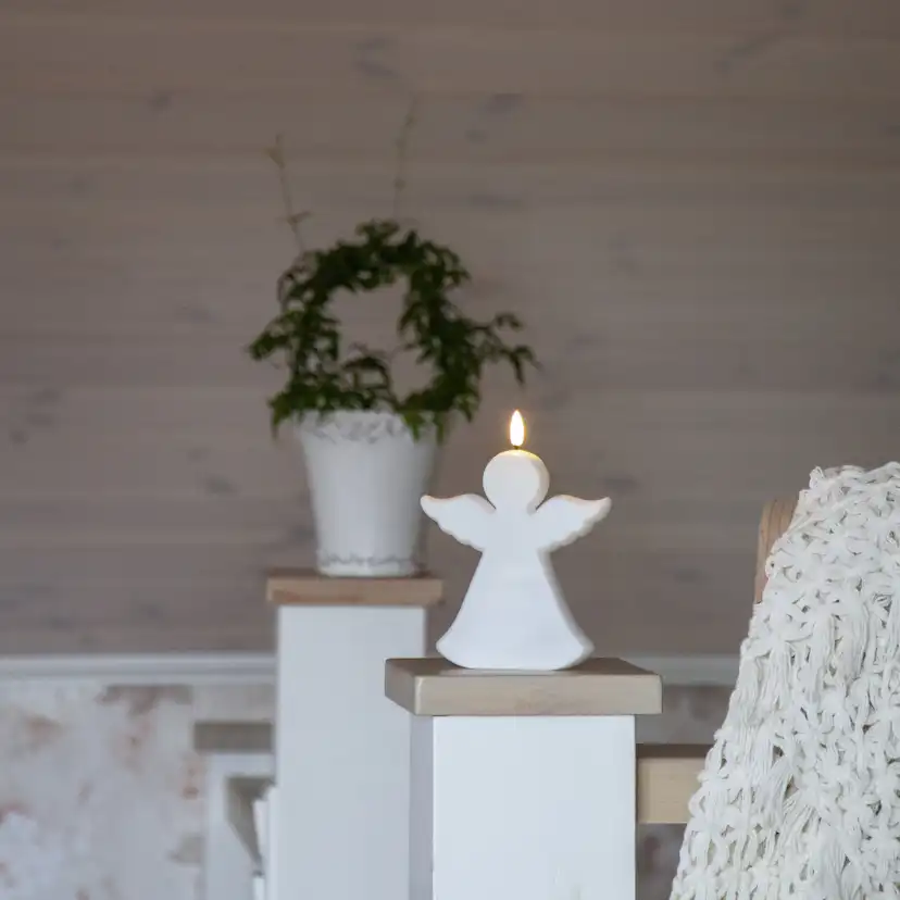 Gravljus Star Trading Flamme Angel LED