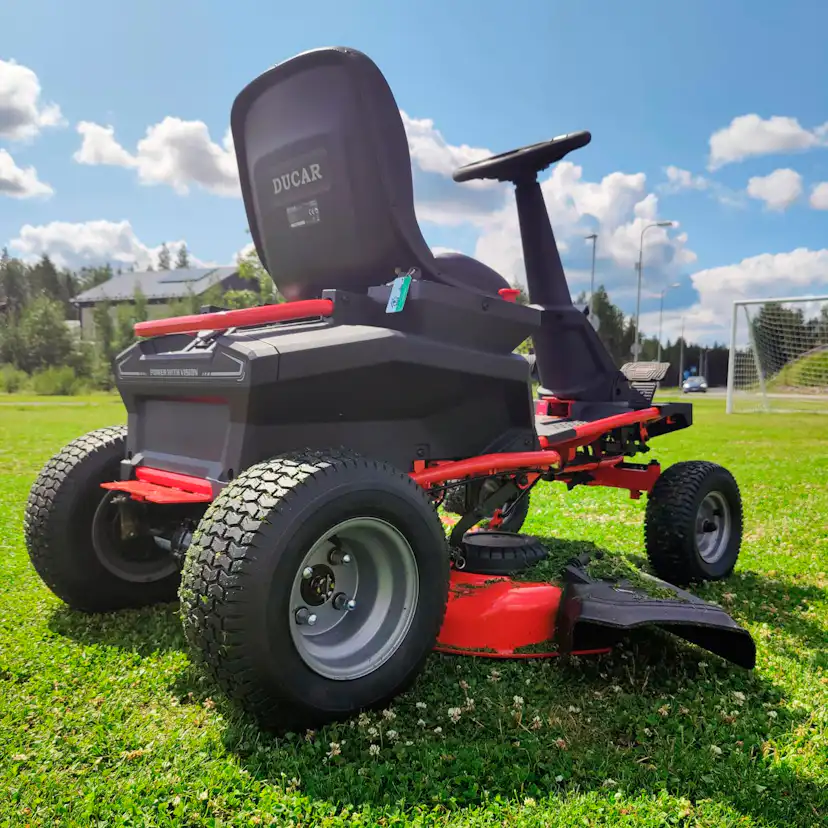Gräsklippare Ducar 36" 48V 75Ah Med Batteri & Laddare
