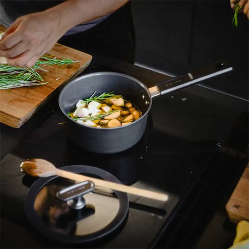 Kastrull Fiskars Hard Face 1,8 L 18 cm – Hållbar Kastrull med Tjock Botten och Non-stick Beläggning