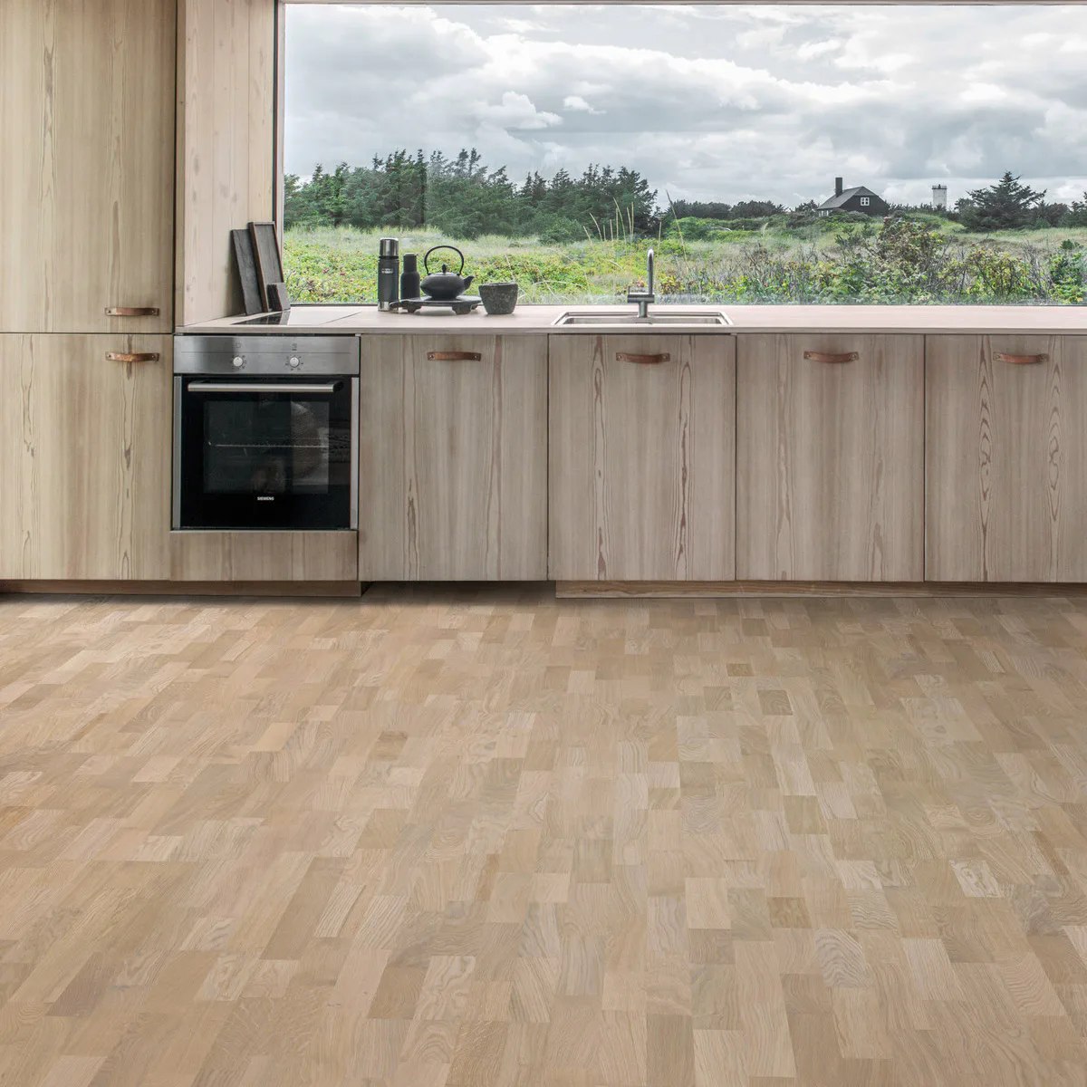 Trägolv Kährs Ek Mist, Ultramattlackat 3-Stav Parkettgolv