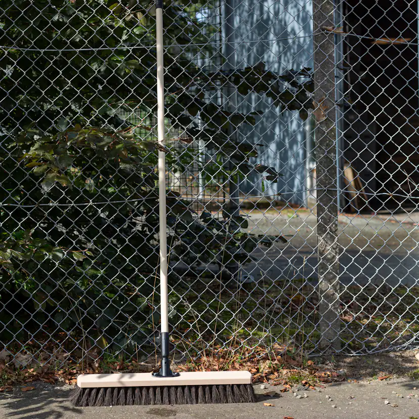 Träskaft Vikan med Gänga Ø25 mm 1560 mm