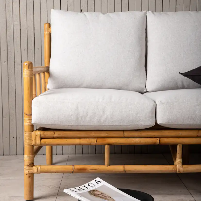 Trädgårdssoffa Venture Home Cane, Naturfärgad Rottingsoffa med Grå Dynor