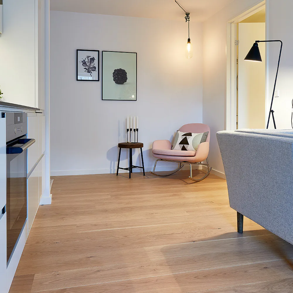 Parkettgolv Moland Burghley Wideplank Ek Vit Mattlack