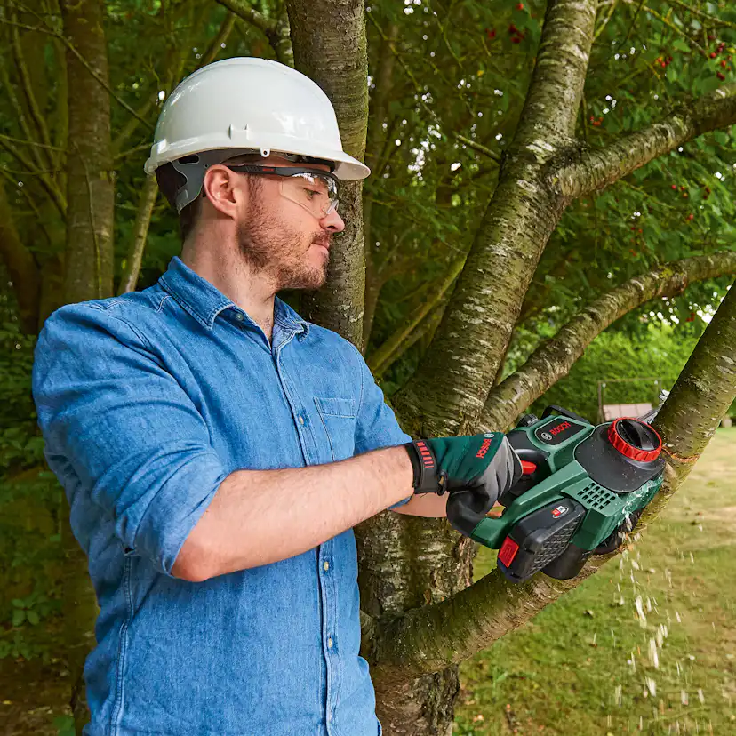 Kedjesåg Bosch Power Tools UniversalChain 18V med Batteri