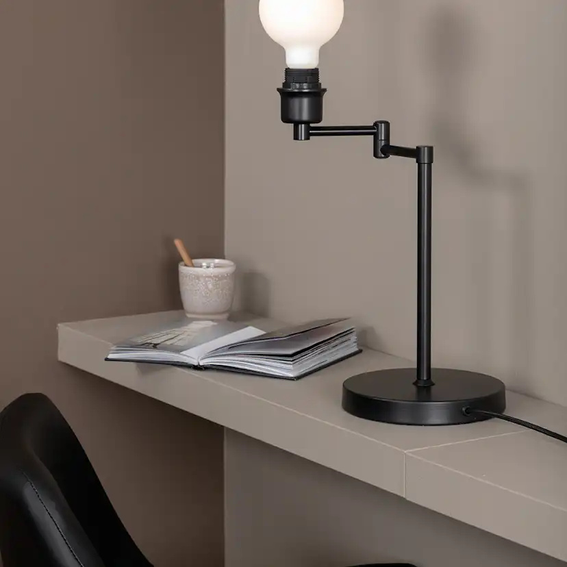 Bordslampa Venture Home Virro