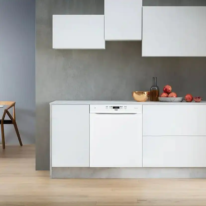 Underbyggd Diskmaskin Whirlpool WUC 3C32 P med Energieffektivitet D och 14 Kuvert Kapacitet