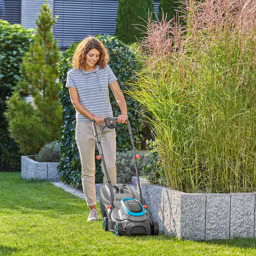 Batterigräsklippare Gardena PowerMax 32/18V P4A med Batteri och Laddare