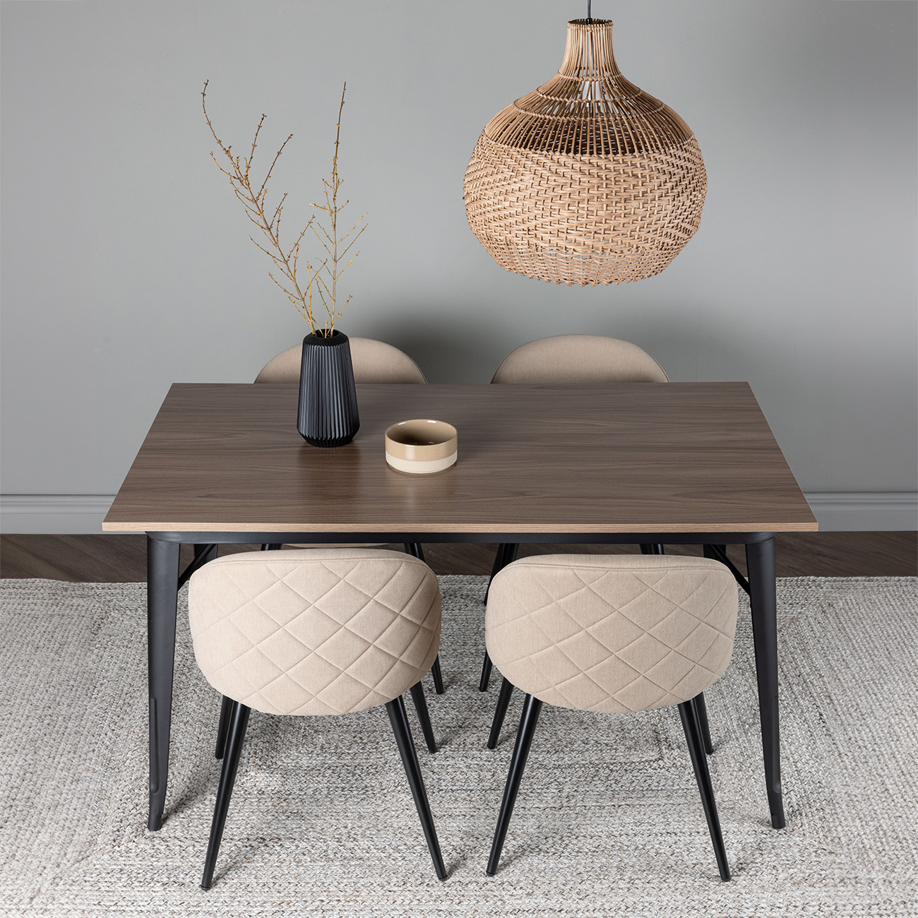 Matgrupp Venture Home Tempe Matbord 140 cm & 4 Velvet Stolar i Sammet