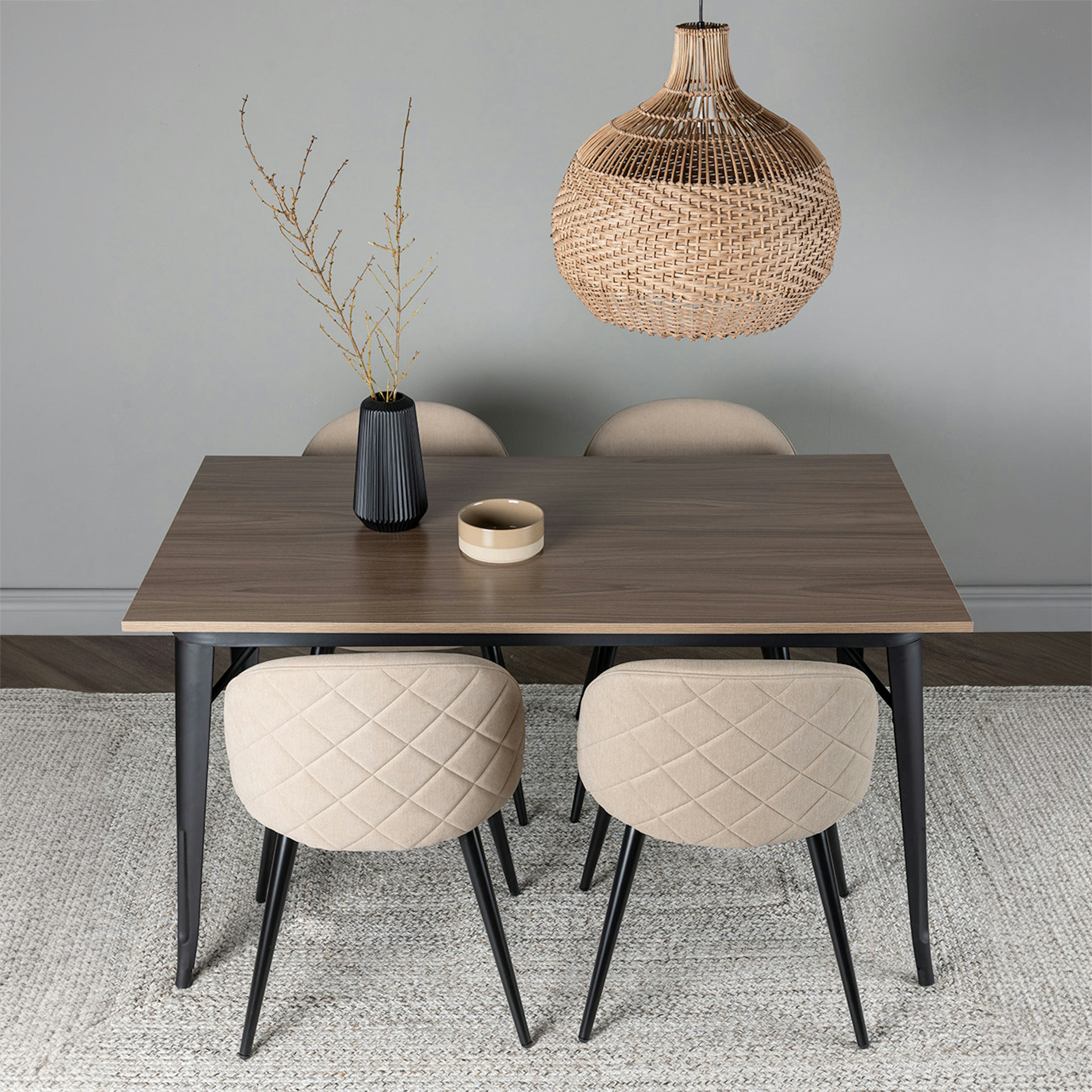 Matgrupp Venture Home Tempe Matbord 140 cm & 4 Velvet Stolar i Sammet