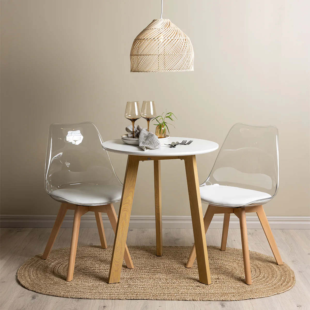 Matgrupp Venture Home Leonora Ø65 cm med 2 st Edvin stolar