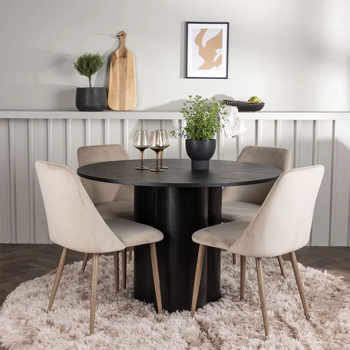 Matgrupp Venture Home Olivia Ø110 cm med 4 st Night stolar