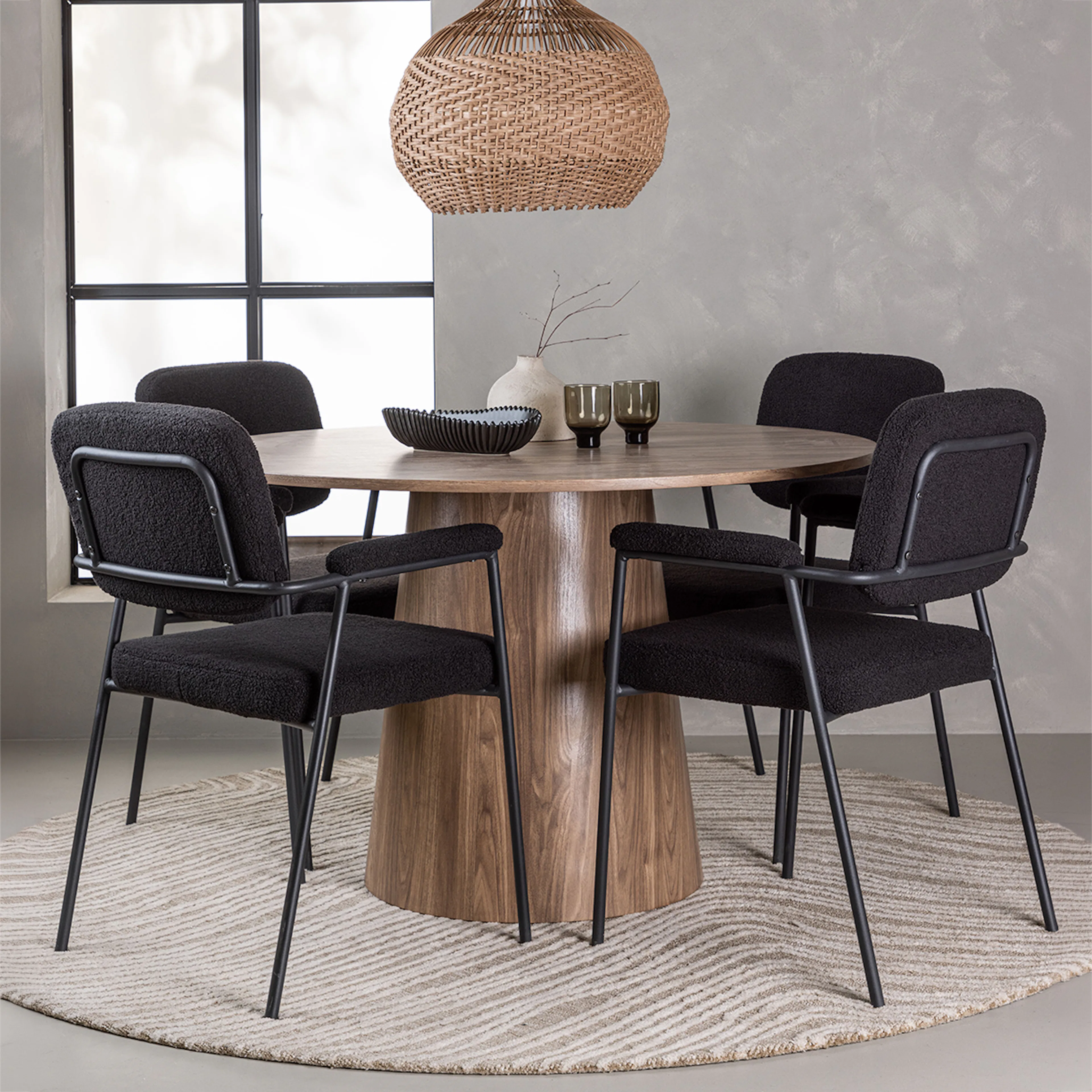 Matgrupp Venture Home Lanzo Runt Matbord Ø120 cm & 4 Yesterday Stolar i Boucle