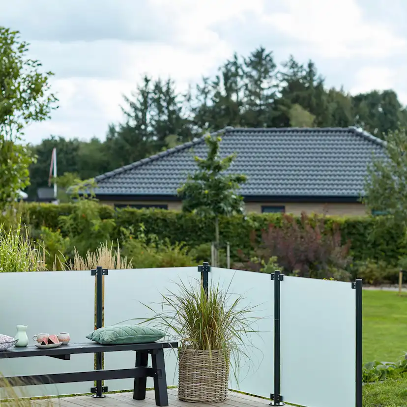 Stålstolpe PLUS Runda Med Fot Gråsvart