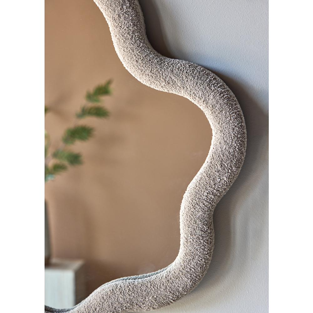 Spegel Venture Home Kungsbacka 70cm med Ram Boucle