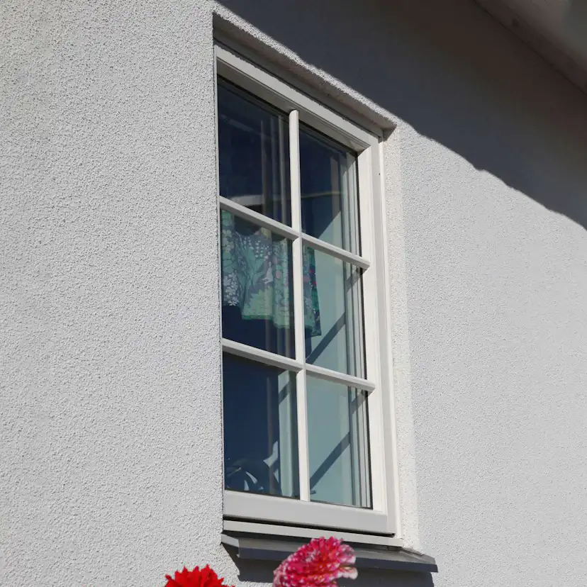 Vridfönster Outline Trä/Aluminium Lagerfört