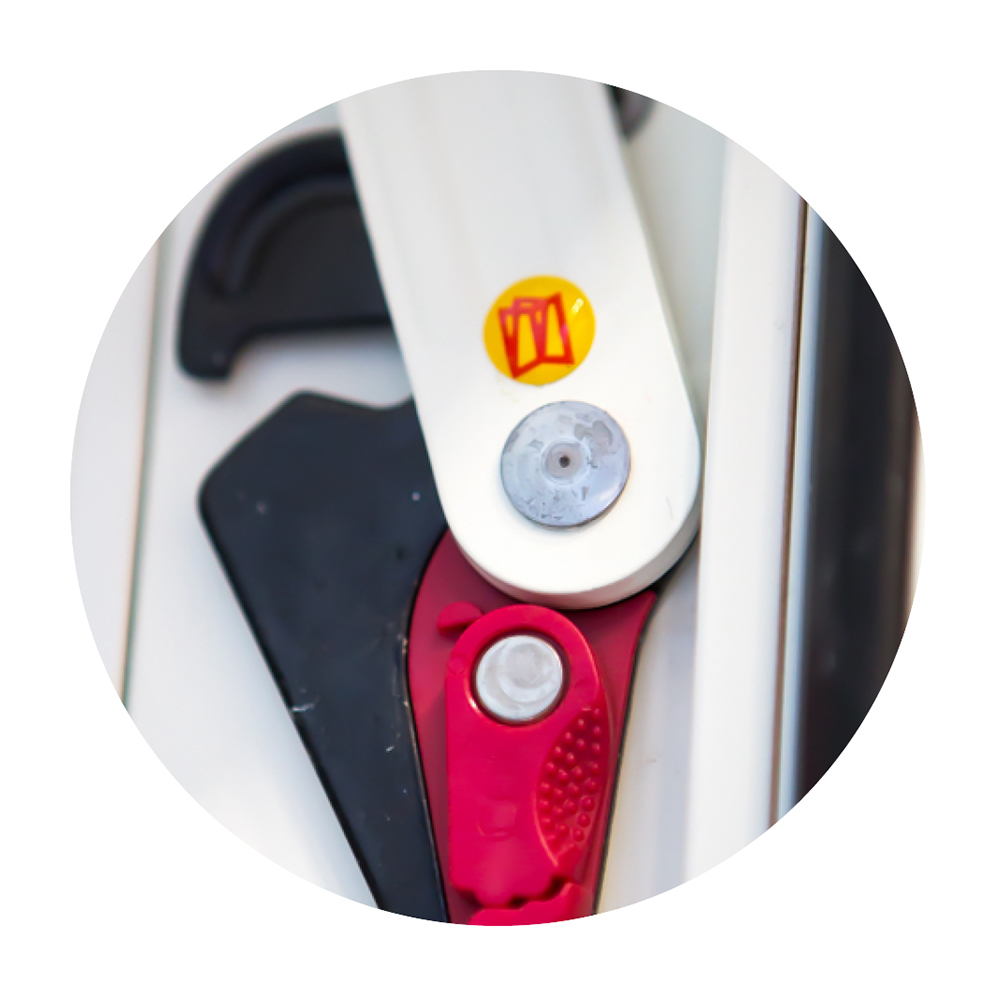 Vridfönster NorDan Svanenmärkt NTech 3-Glas Aluminium