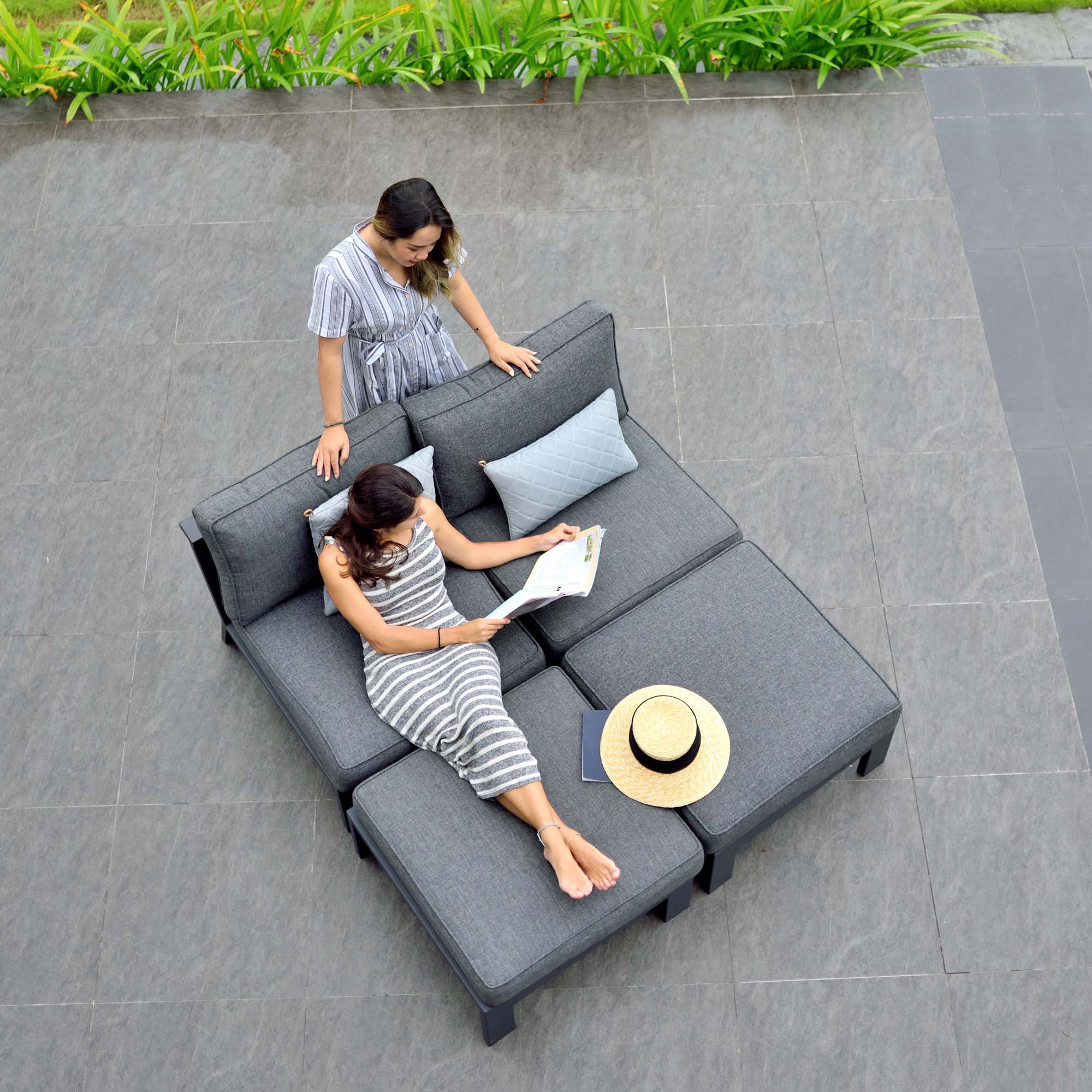 Loungegrupp LifestyleGarden PALAU 2x sidostolar + 2x fotpallar + sidobord 60 cm