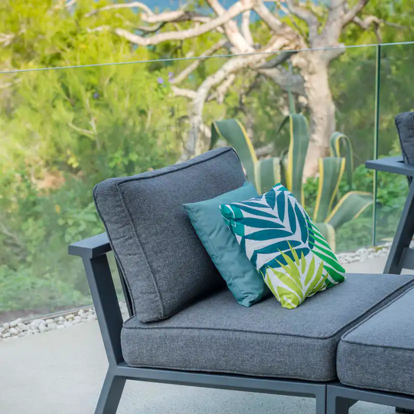 Loungegrupp LifestyleGarden PALAU 2x sidostolar + 2x fotpallar + sidobord 60 cm