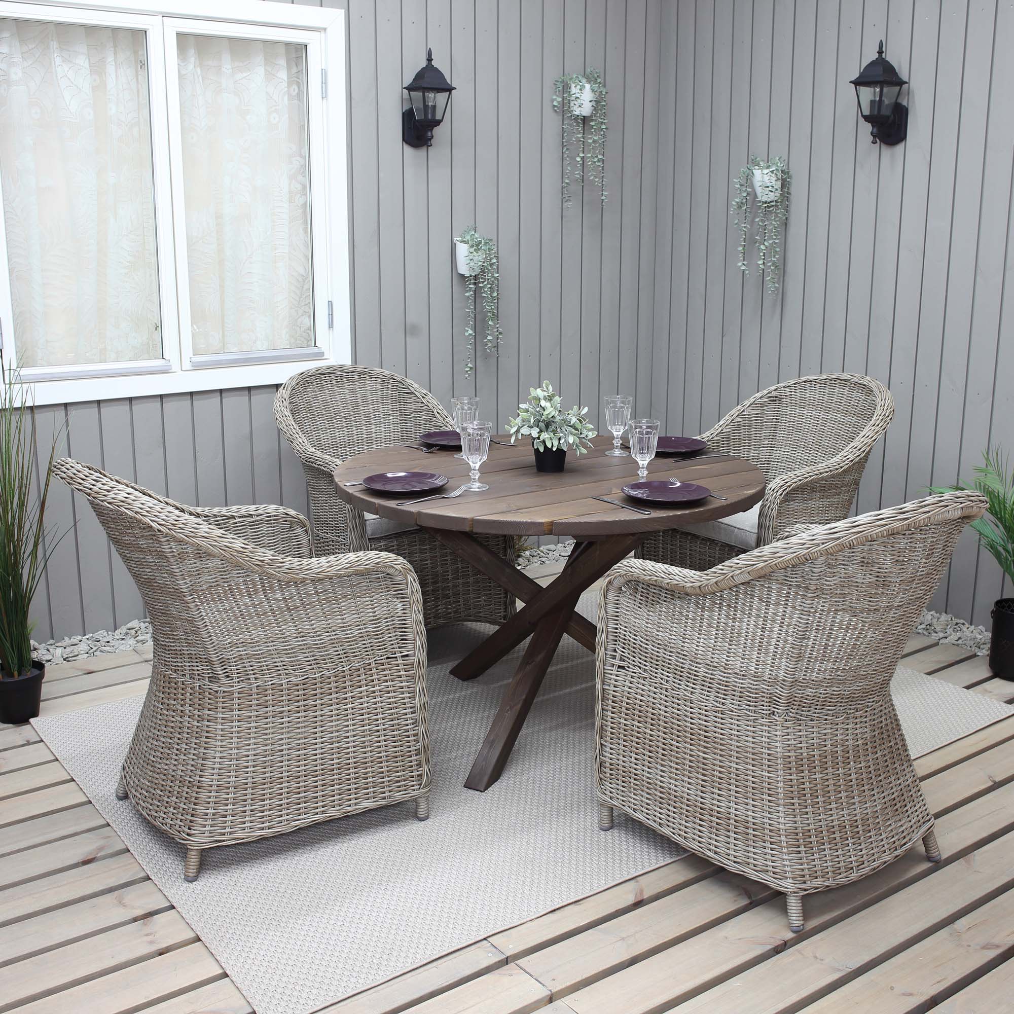 Matgrupp Utomhus Baltic Garden Ø 112 cm bord & 4 Belize naturfärgade stolar