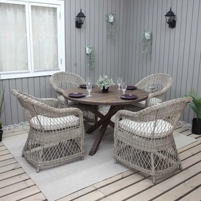 Matgrupp Utomhus Baltic Garden Ø 112 cm bord & 4 Merida naturfärgade stolar