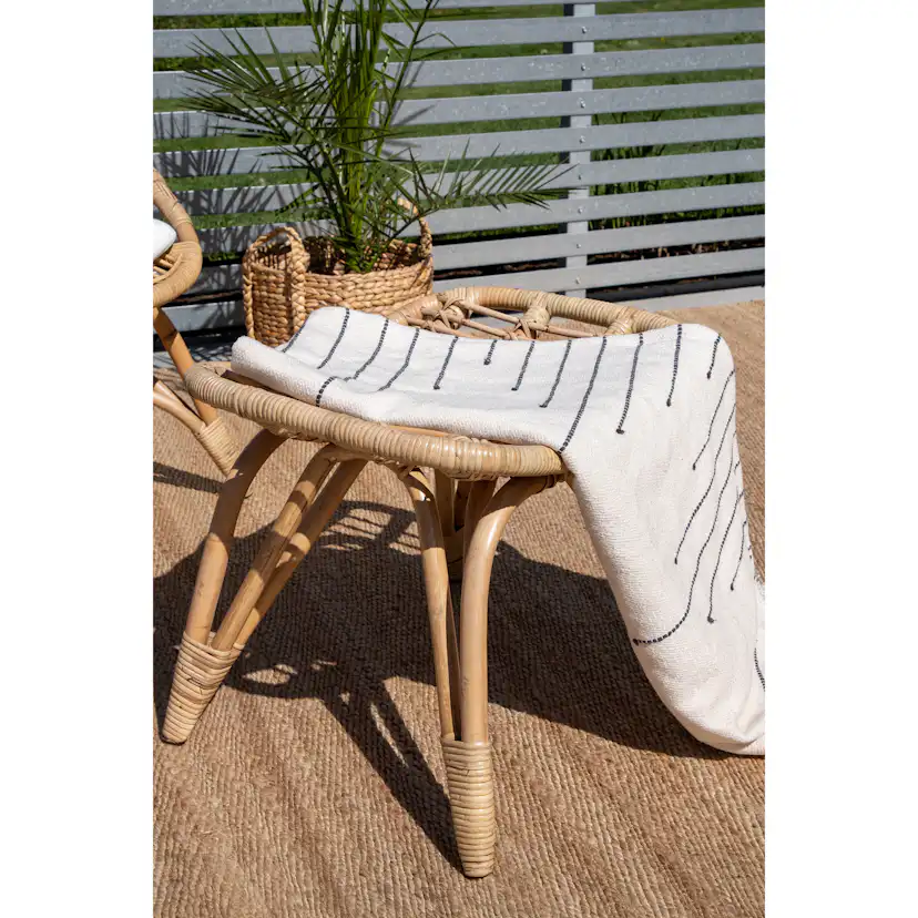 Fåtölj Venture Home Ella Loungestol i Rotting ink Dyna och Fotpall