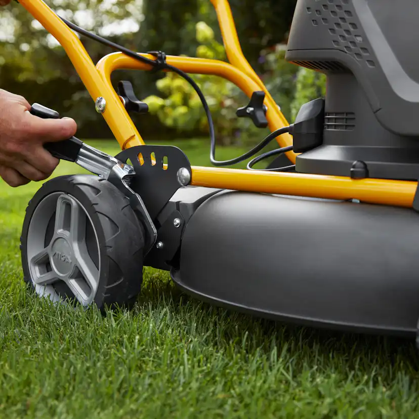 Gräsklippare STIGA Multiclip 547 AE