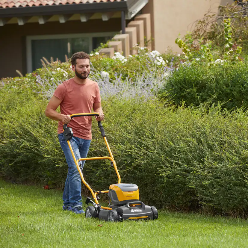 Gräsklippare STIGA Multiclip 547 AE