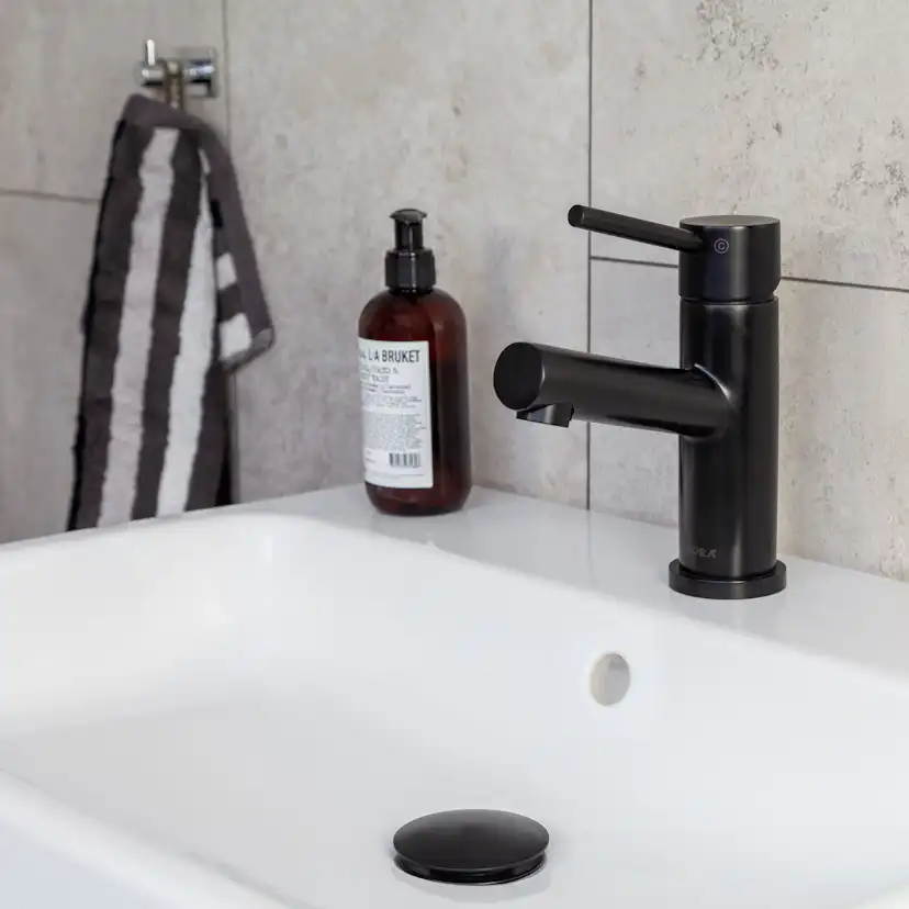 Tvättställsblandare Adora Imperia med Bottenventil