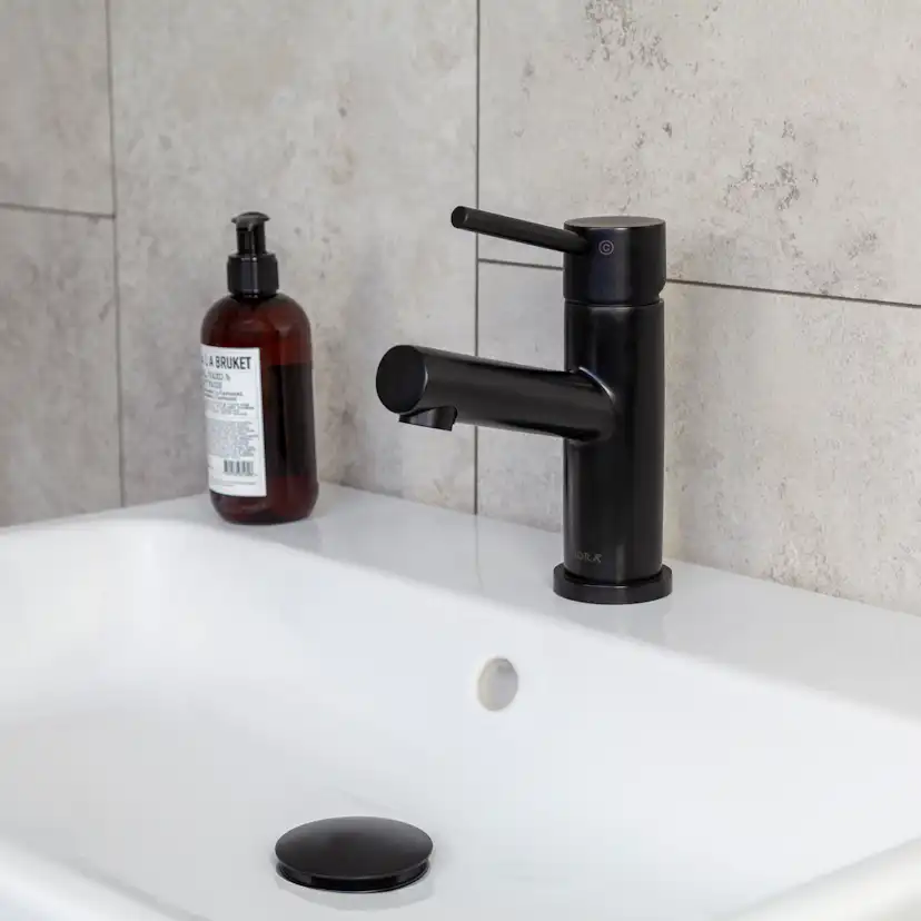 Tvättställsblandare Adora Imperia med Bottenventil