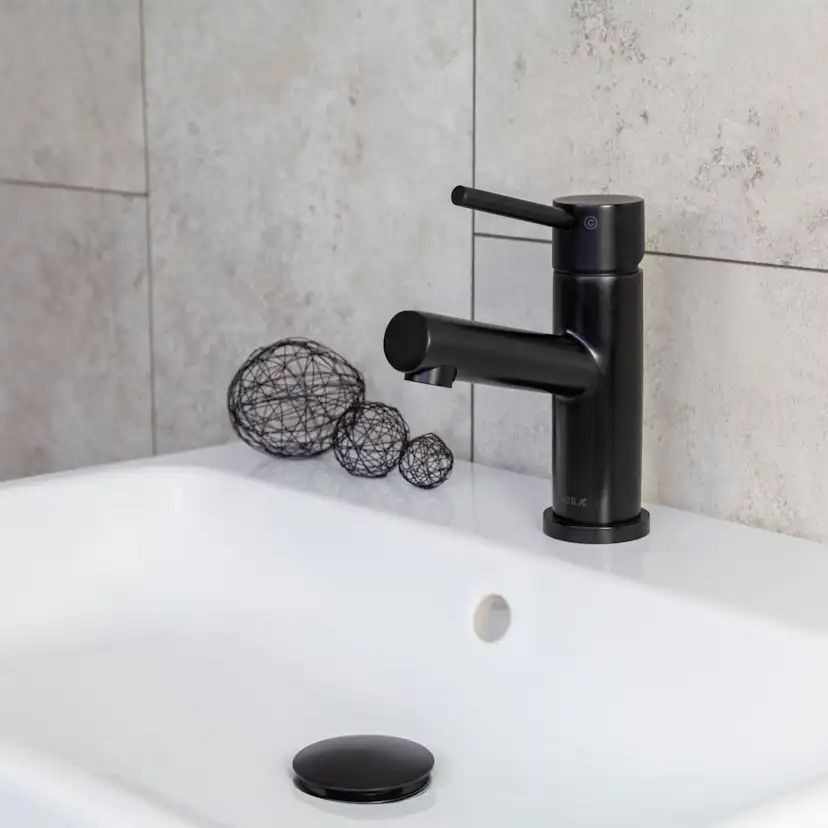 Tvättställsblandare Adora Imperia med Bottenventil