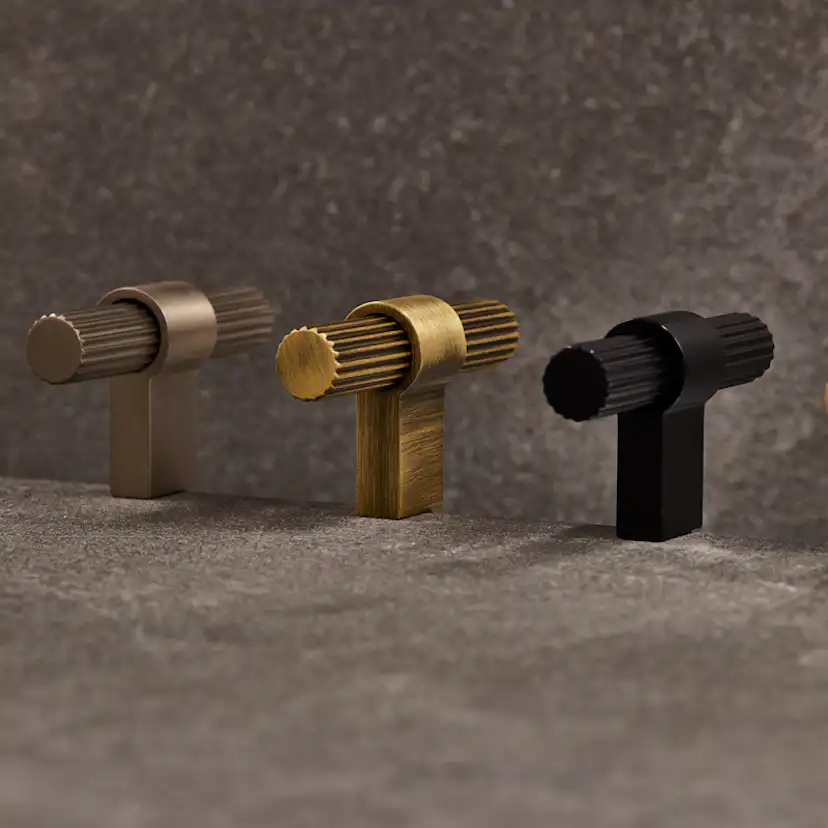 Knopp Beslag Design T Helix Stripe