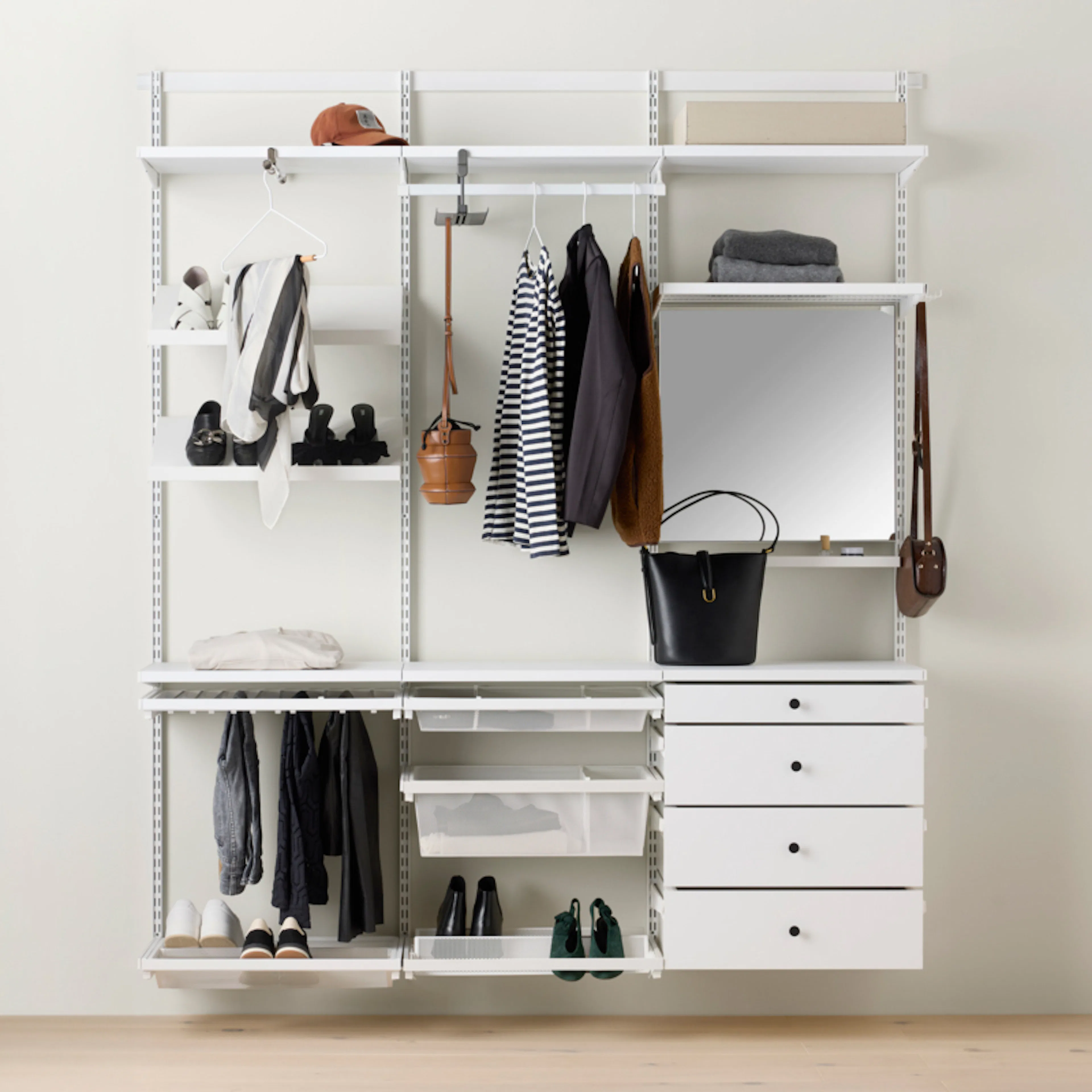 Garderobslösning Elfa Decor+ Premium Fullutrustad