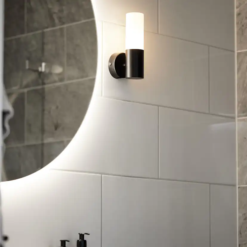 Vägglampa PR Home Beta