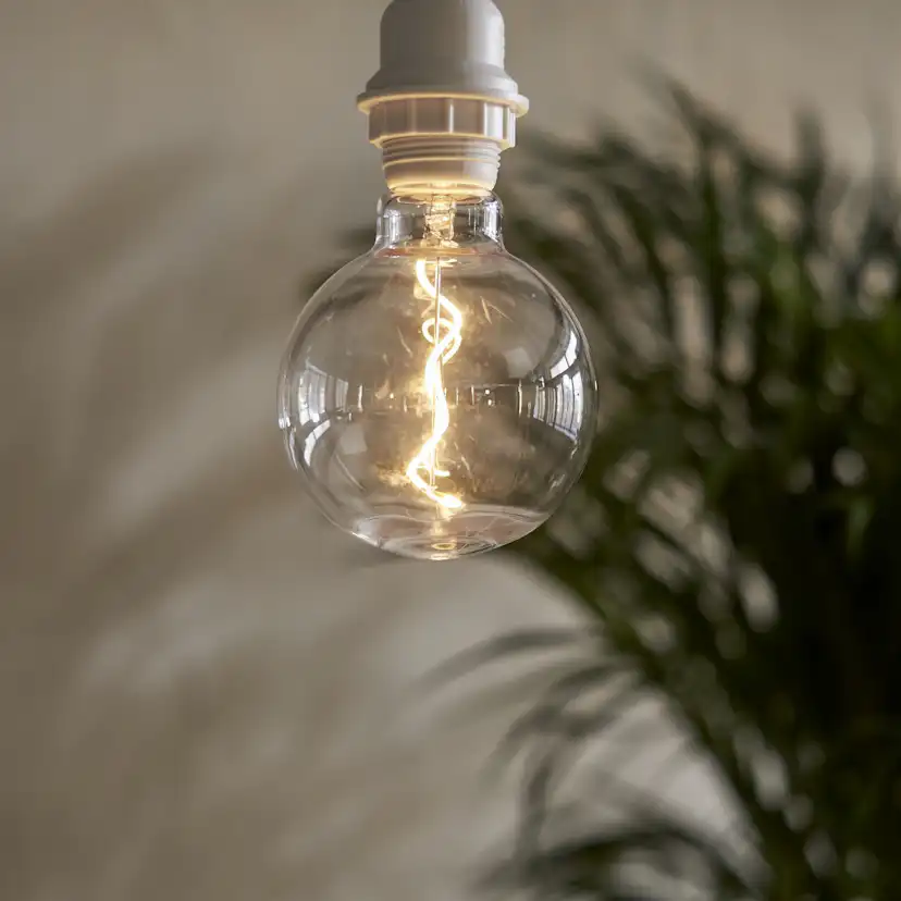 LED-lampa Star Trading E27 G95 Outdoor Lighting PC Cover Filament 2200K