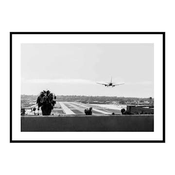 Poster Gallerix Airplane Over Runway