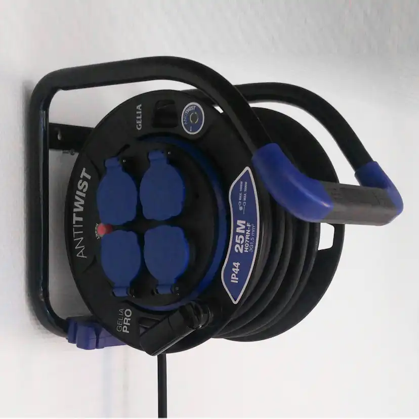 Kabelvinda Gelia med Lock och Stålstativ Jordad Fast Nav/Anti-twist