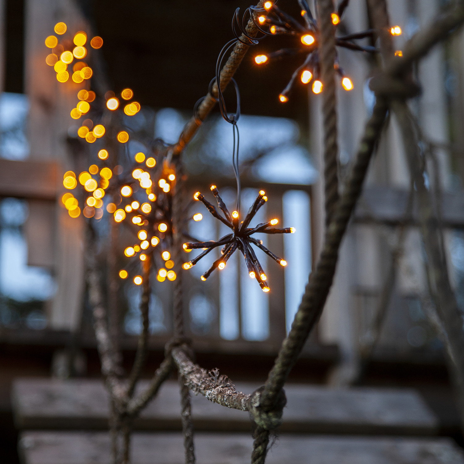 Ljusslinga Star Trading Flower Curtain 10L LED Utebelysning Svart 4m