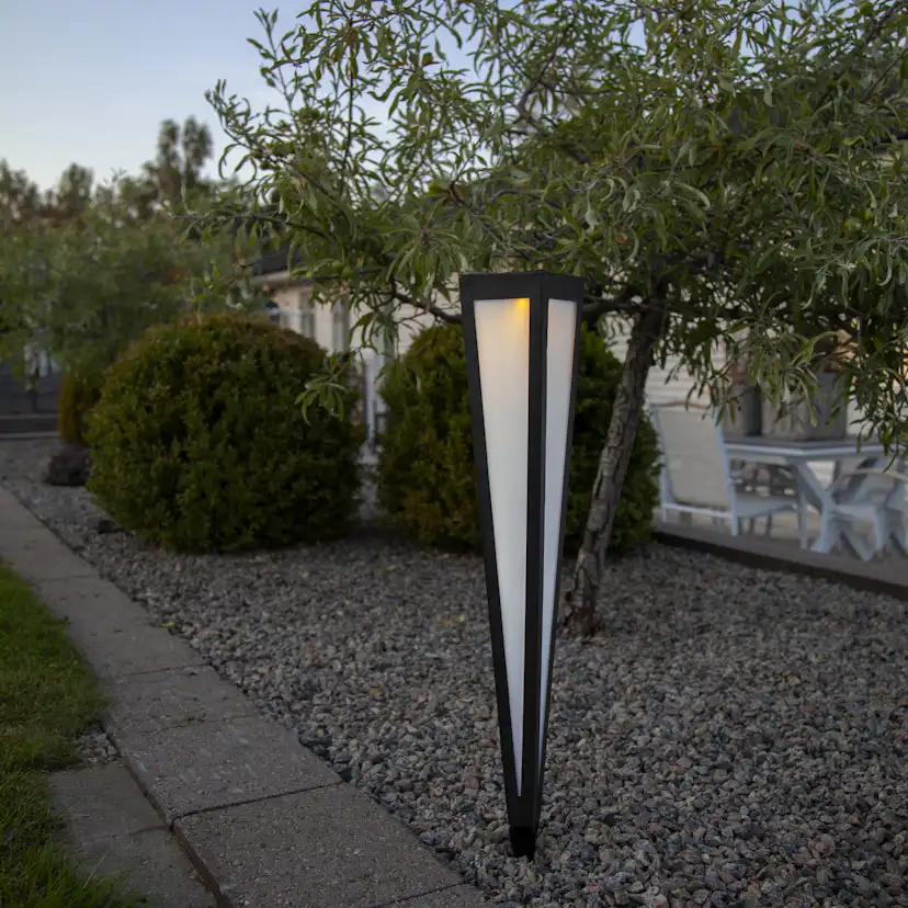 Solcells-Pollare Star Trading Pyramis